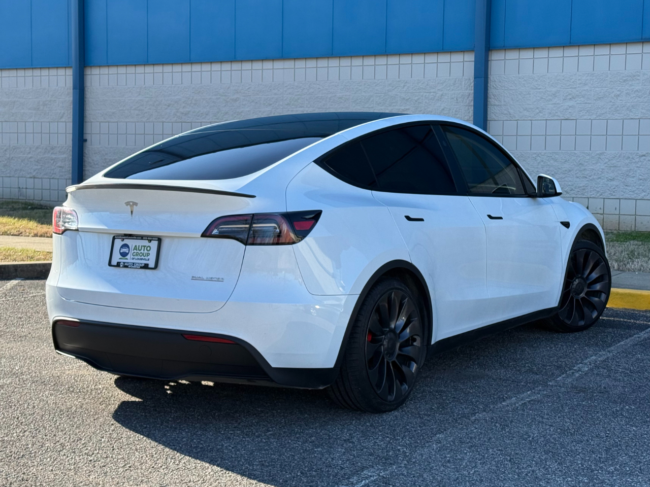 Tesla Model Y Performance AWD 2024