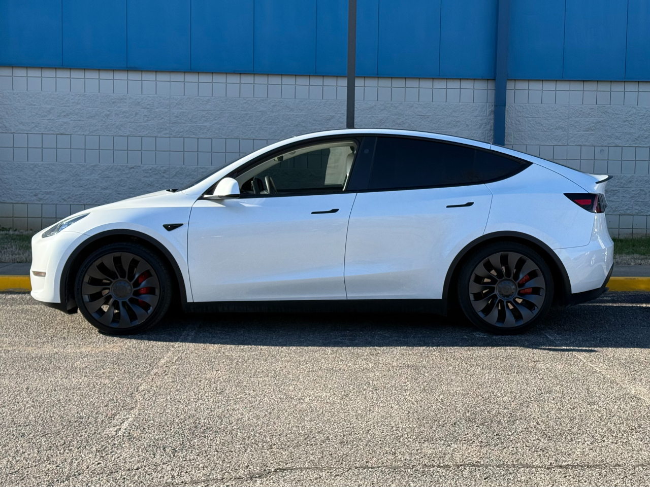 Tesla Model Y Performance AWD 2024