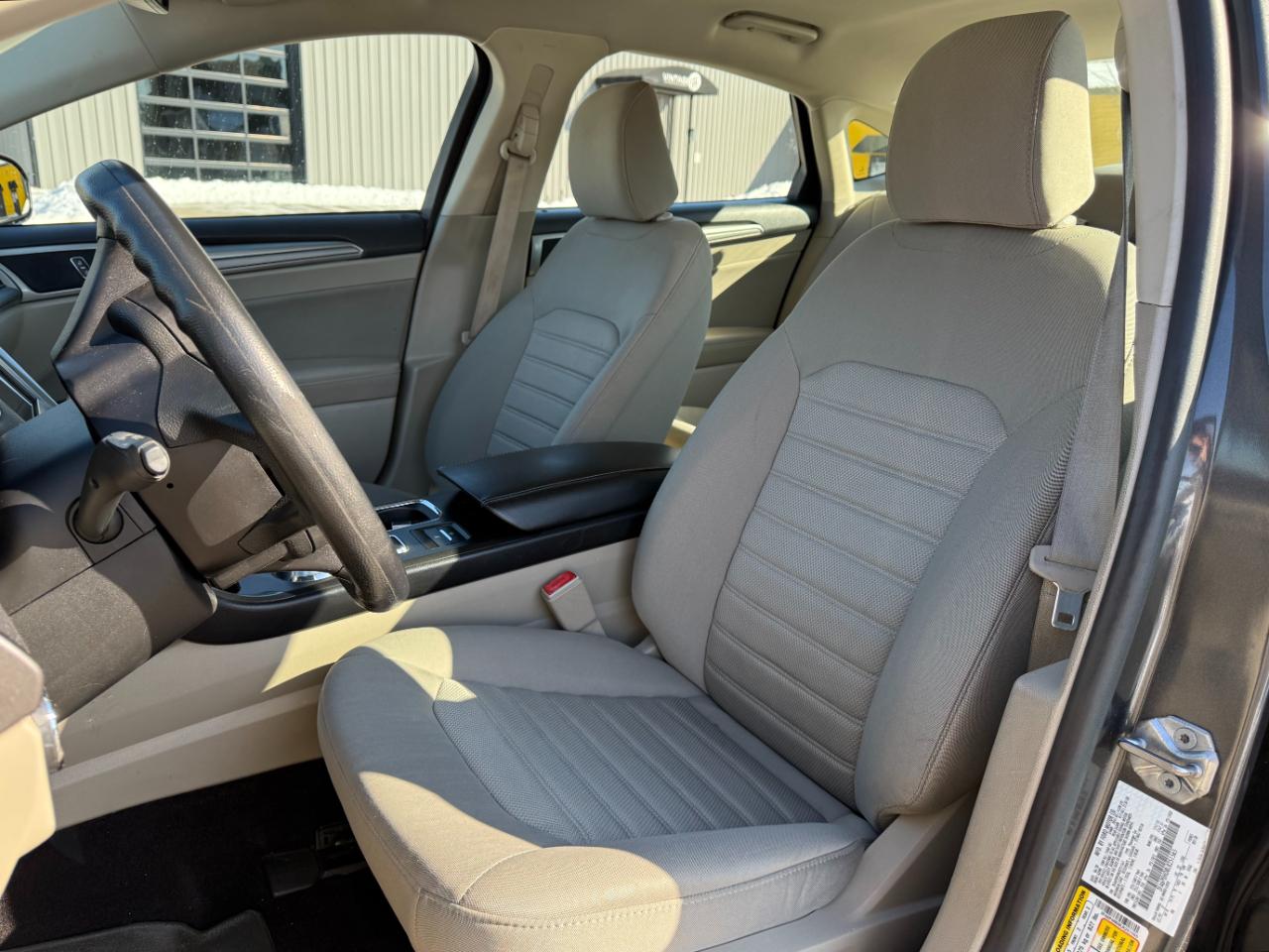 Ford Fusion SE FWD 2020