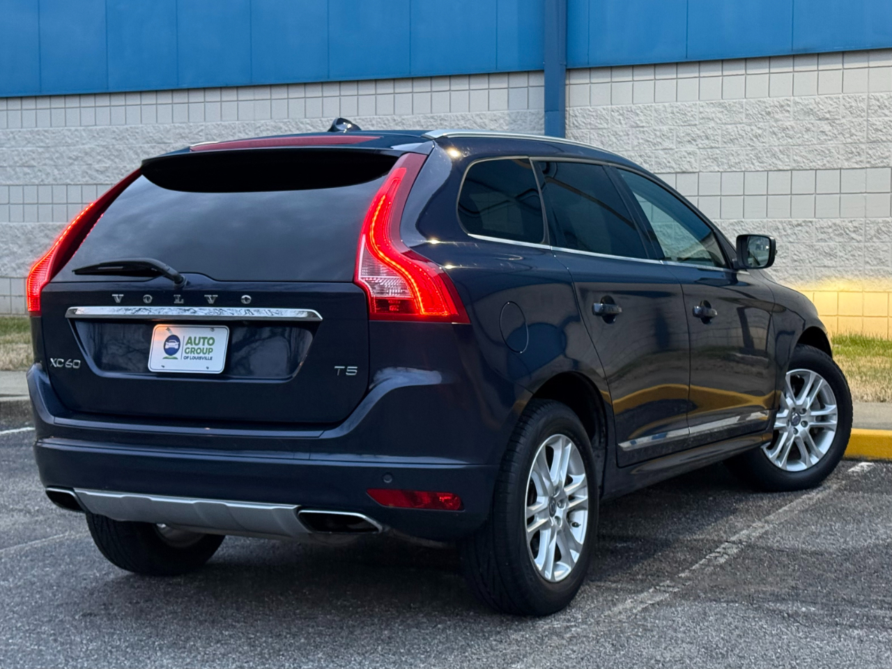 Volvo XC60 2015.5 FWD 4dr T5 Drive-E Platinum 2015