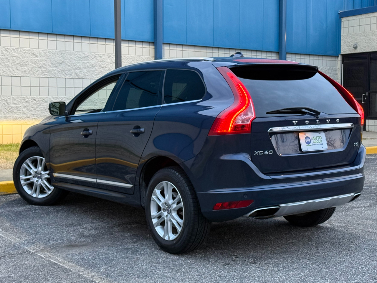 Volvo XC60 2015.5 FWD 4dr T5 Drive-E Platinum 2015
