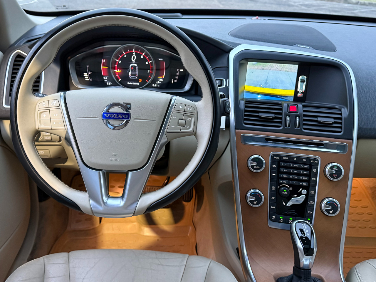 Volvo XC60 2015.5 FWD 4dr T5 Drive-E Platinum 2015