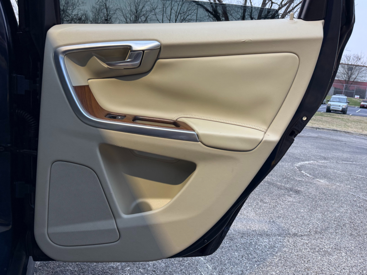 Volvo XC60 2015.5 FWD 4dr T5 Drive-E Platinum 2015