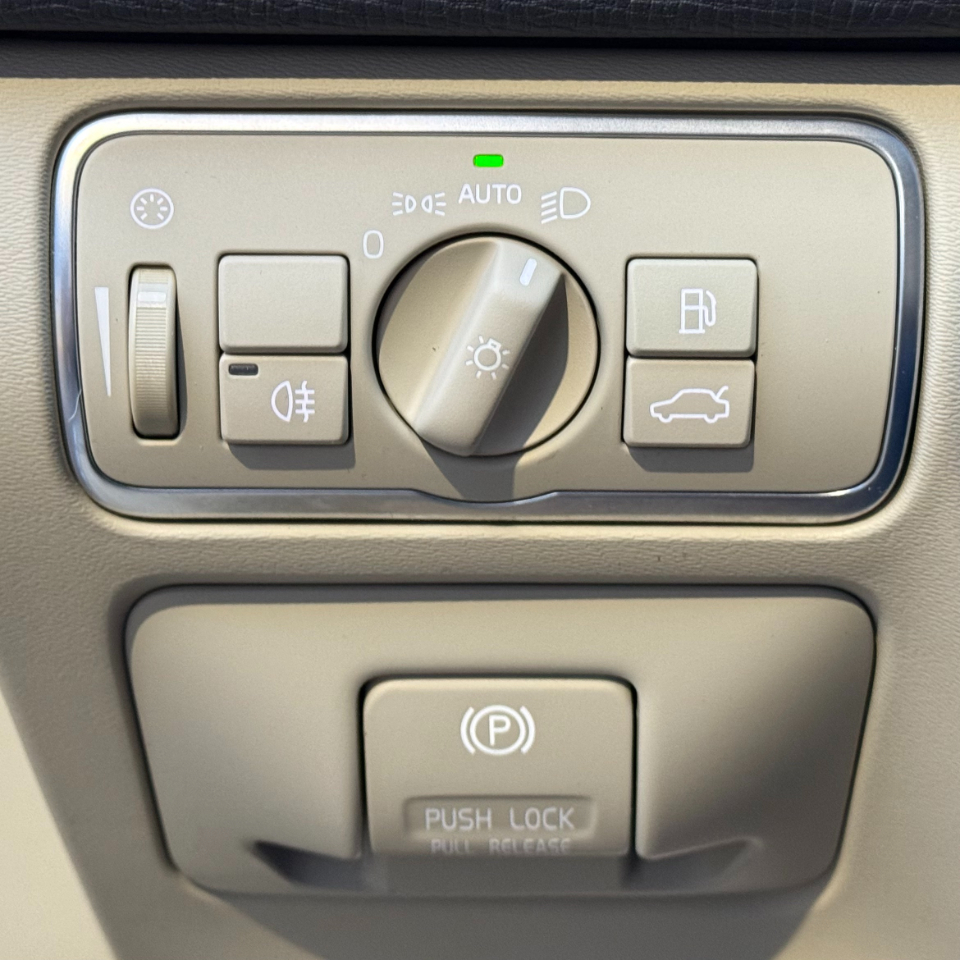 Volvo XC60 2015.5 FWD 4dr T5 Drive-E Platinum 2015