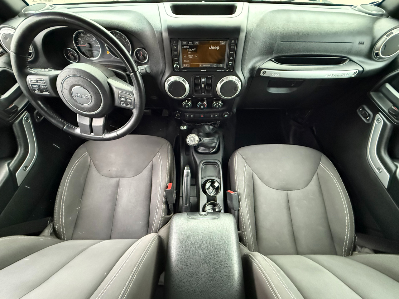 Jeep Wrangler Unlimited 4WD 4dr Sahara 2016