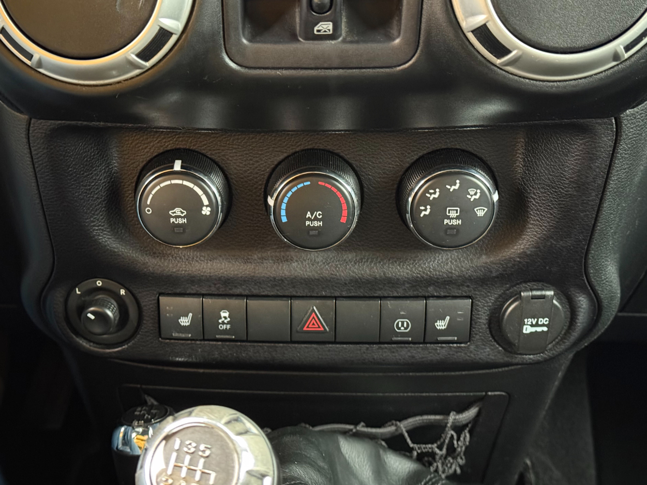 Jeep Wrangler Unlimited 4WD 4dr Sahara 2016