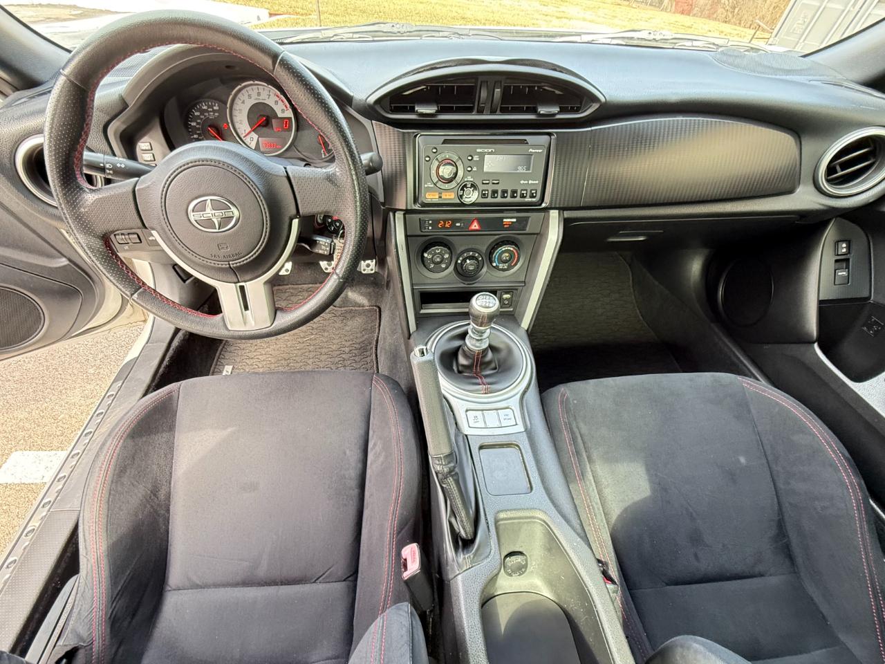 Scion FR-S 2dr Cpe Man (Natl) 2013