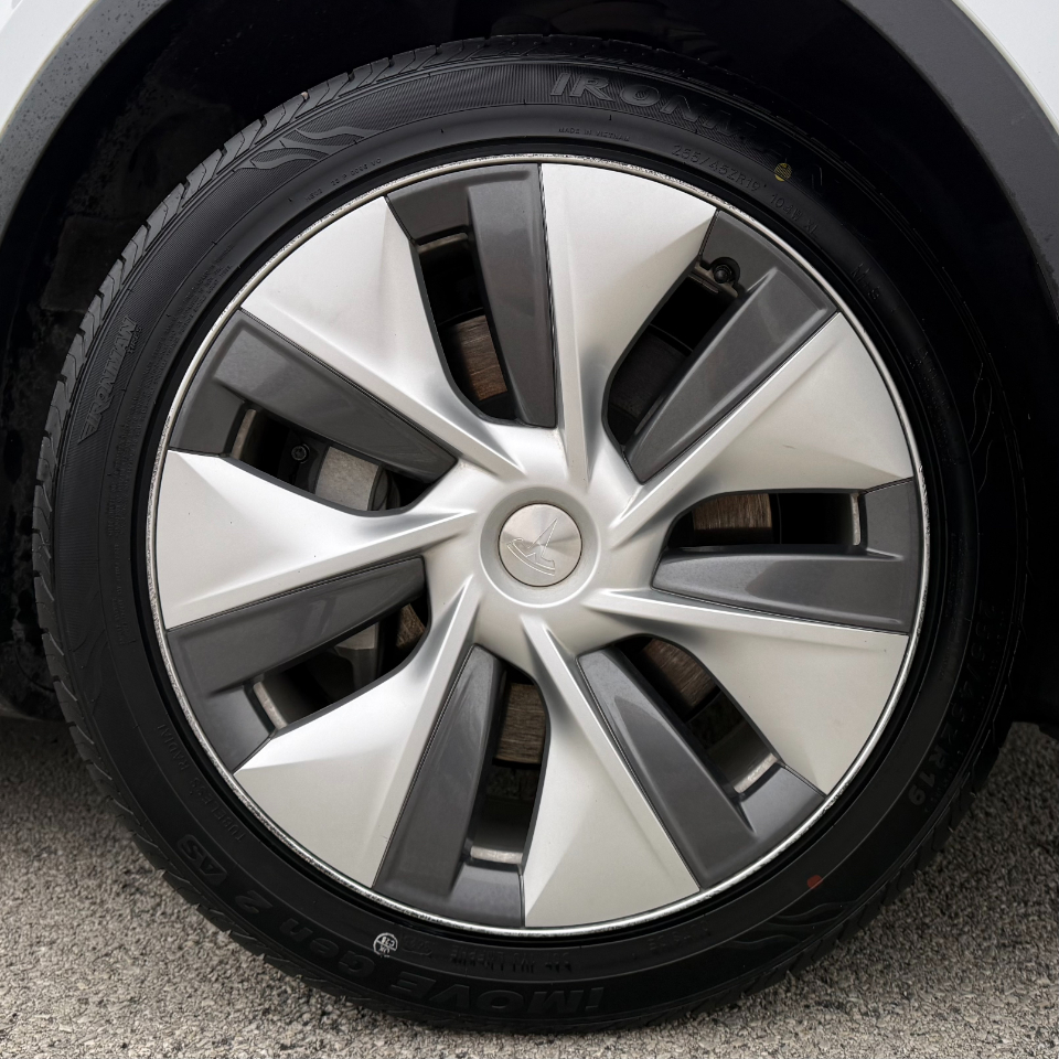 Tesla Model Y Long Range AWD 2023