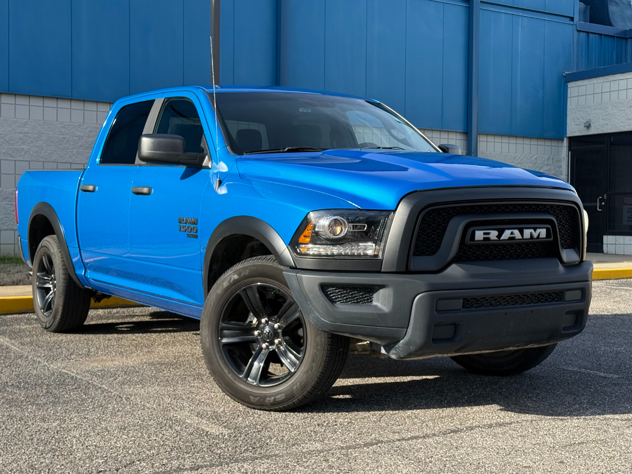 RAM 1500 Classic Warlock 4x4 Crew Cab 5'7" Box 2024