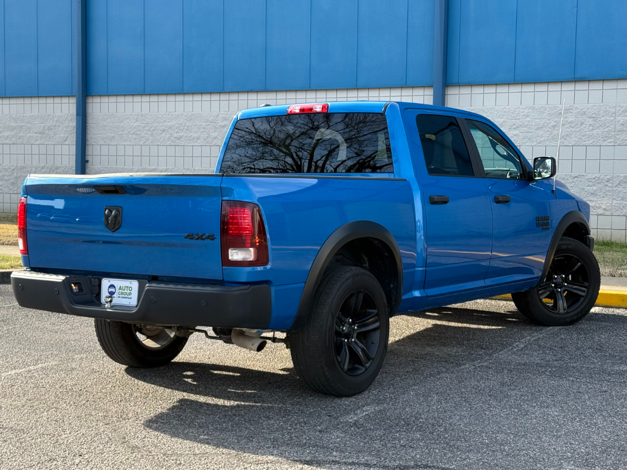 RAM 1500 Classic Warlock 4x4 Crew Cab 5'7" Box 2024