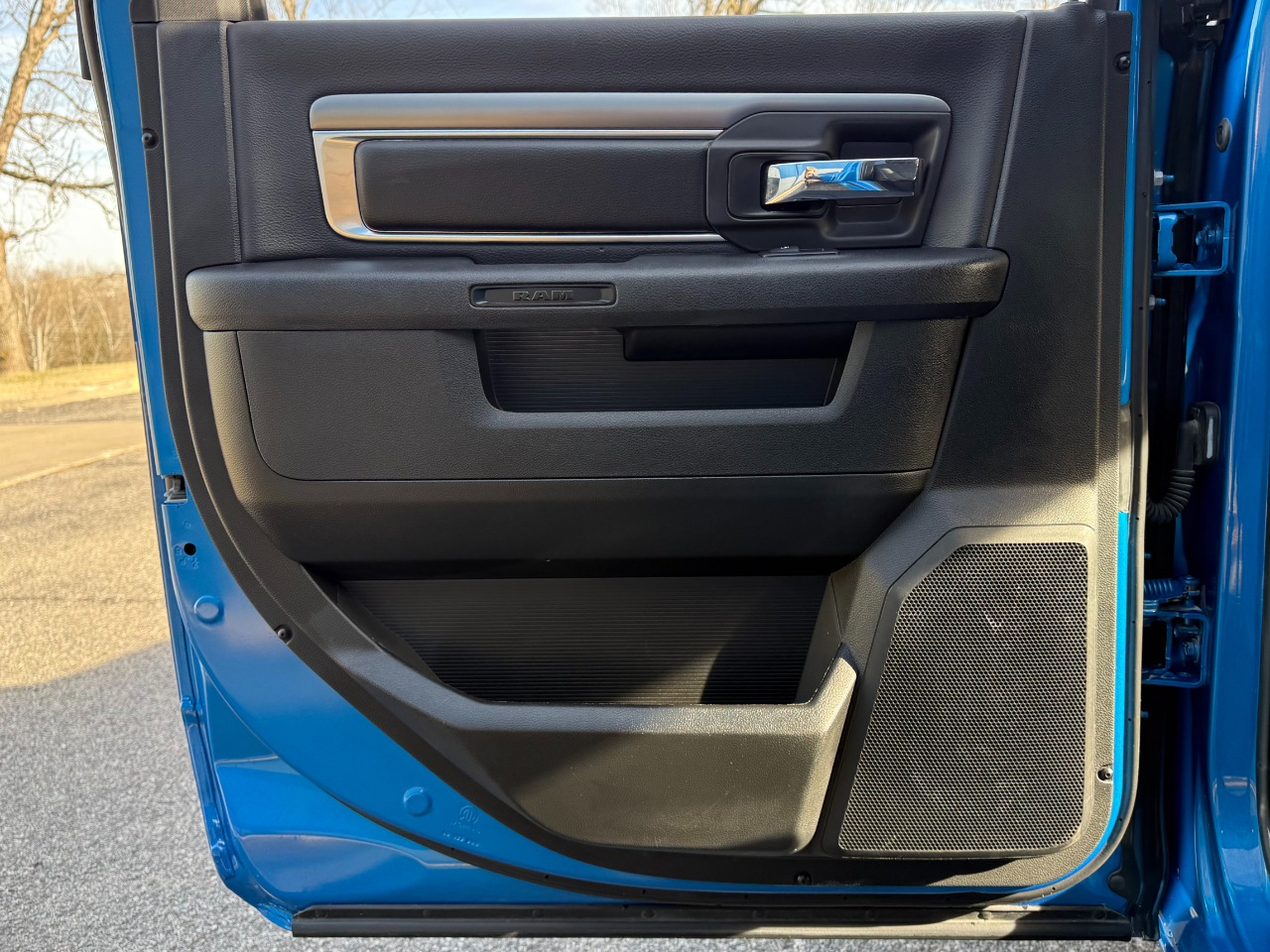 RAM 1500 Classic Warlock 4x4 Crew Cab 5'7" Box 2024