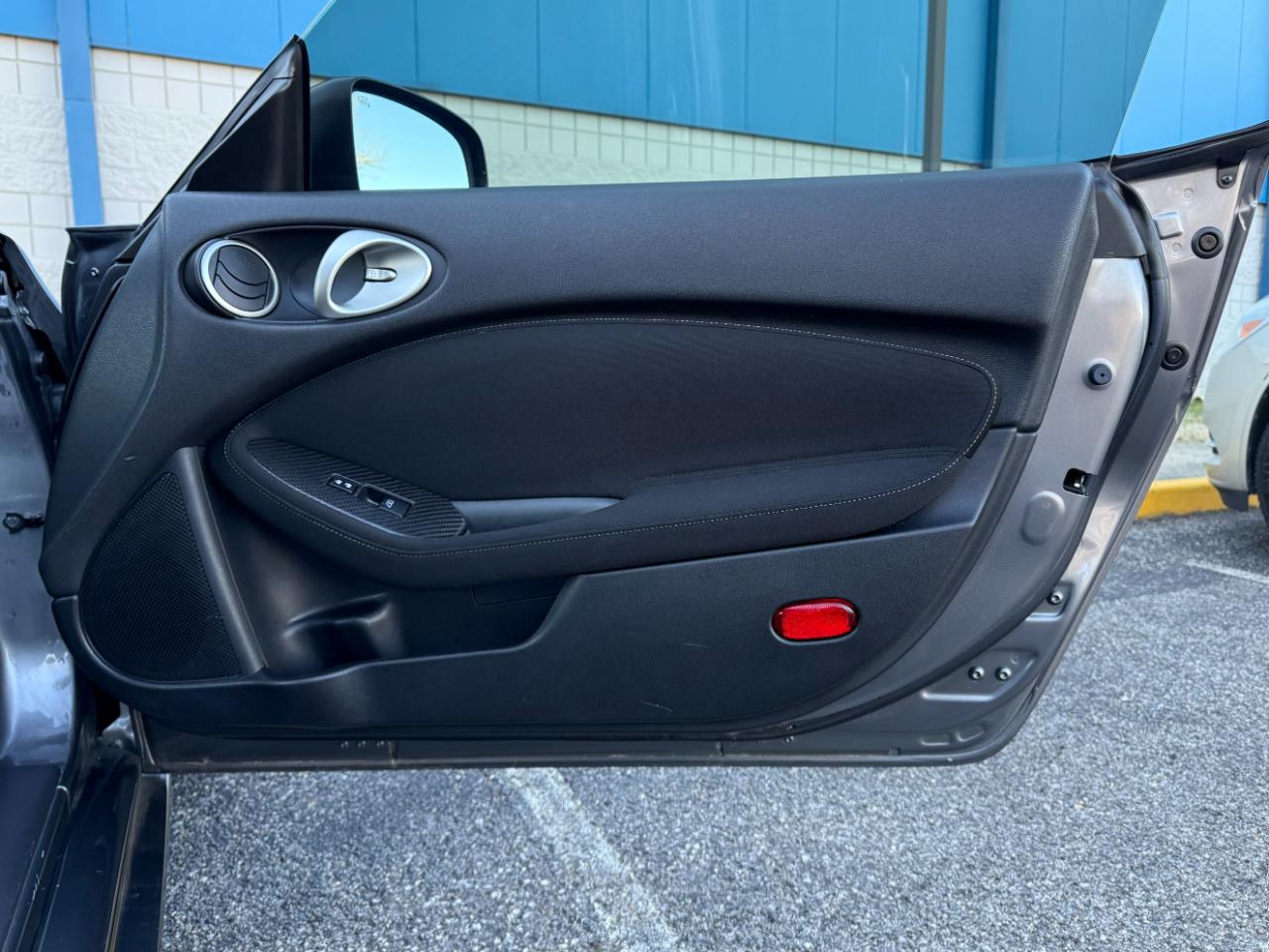 Nissan 370Z 2dr Cpe Auto 2013