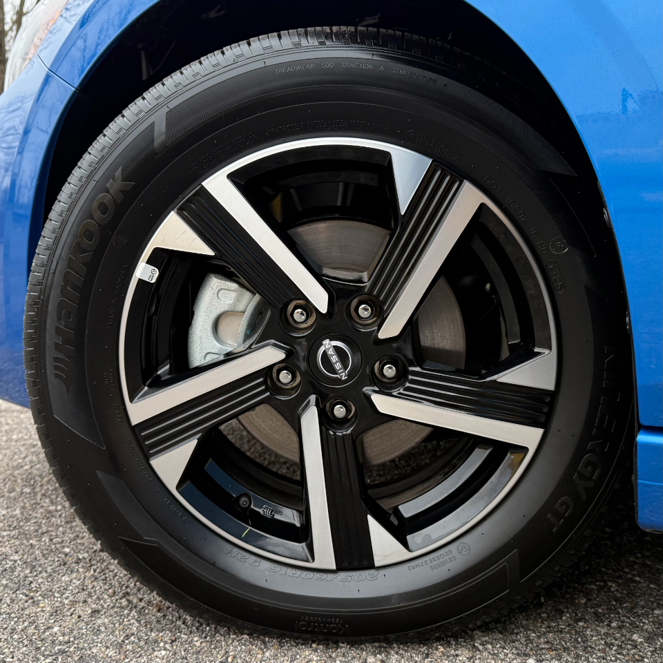 Nissan Sentra SV CVT 2025