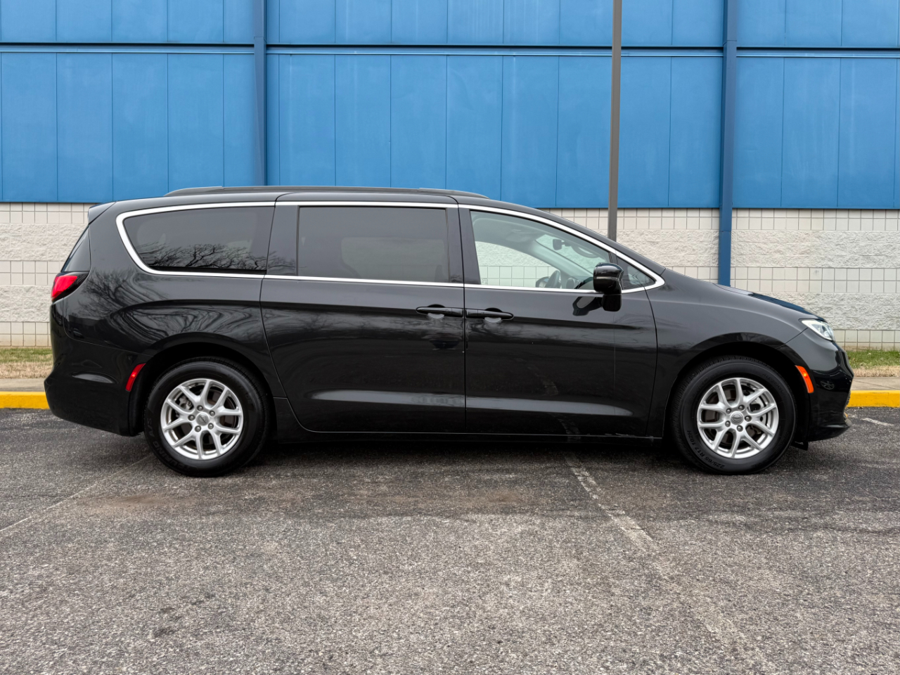 Chrysler Pacifica Touring L FWD 2022