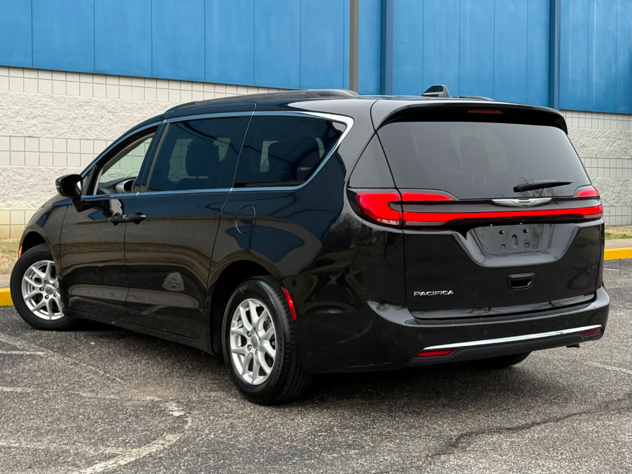 Chrysler Pacifica Touring L FWD 2022
