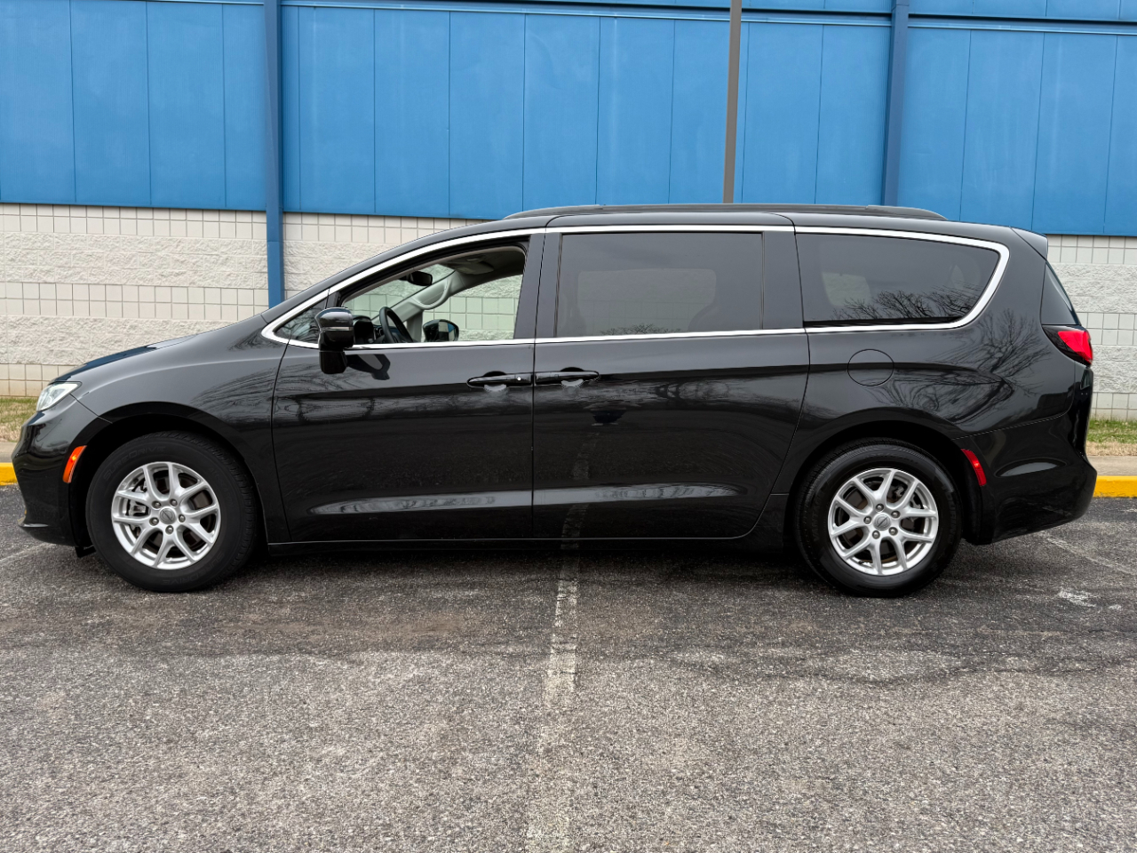 Chrysler Pacifica Touring L FWD 2022