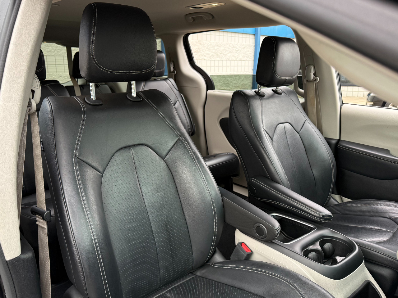 Chrysler Pacifica Touring L FWD 2022