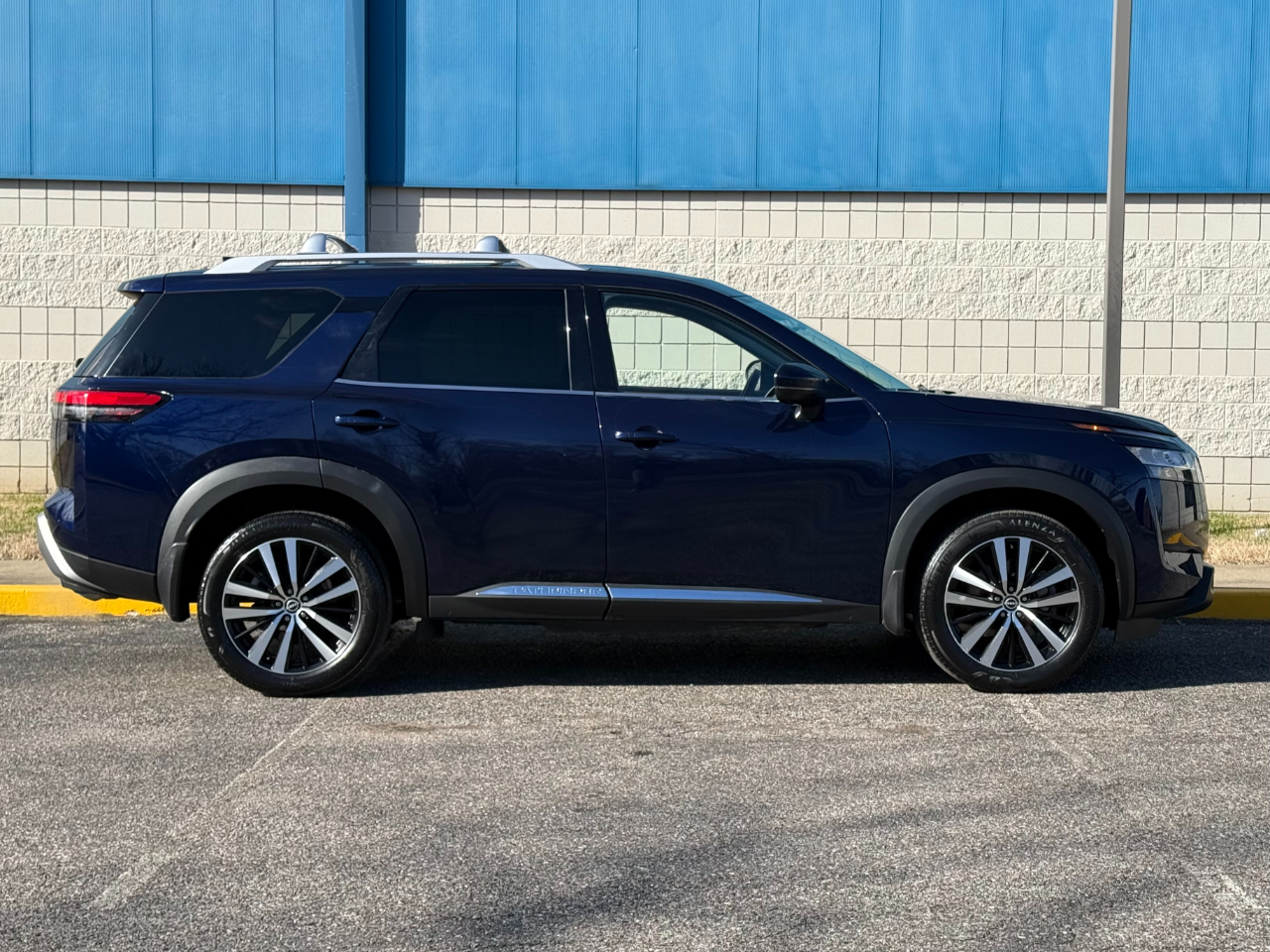 Nissan Pathfinder Platinum 4WD 2024