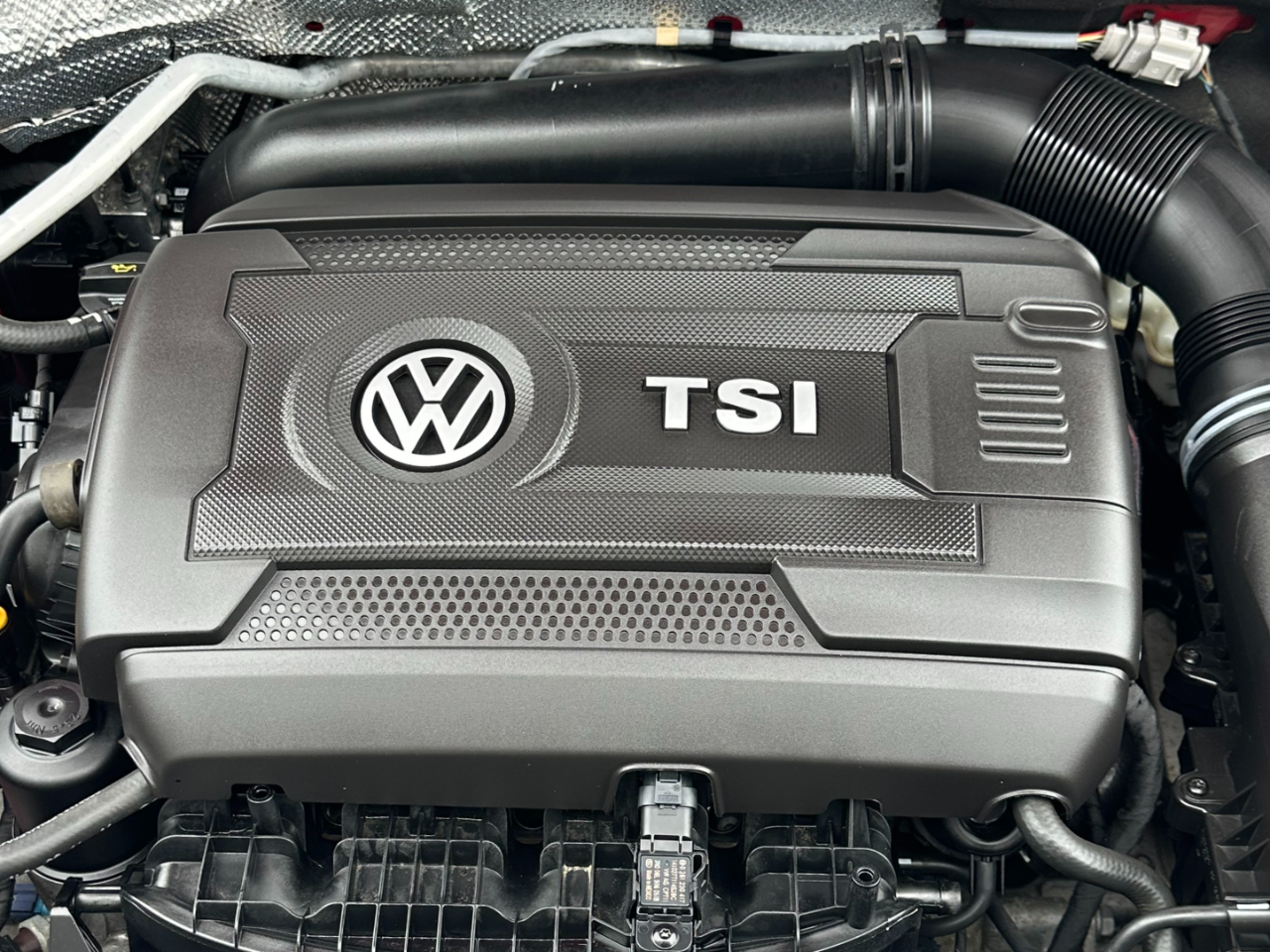 Volkswagen Beetle Convertible 2dr DSG 2.0T R-Line 2015