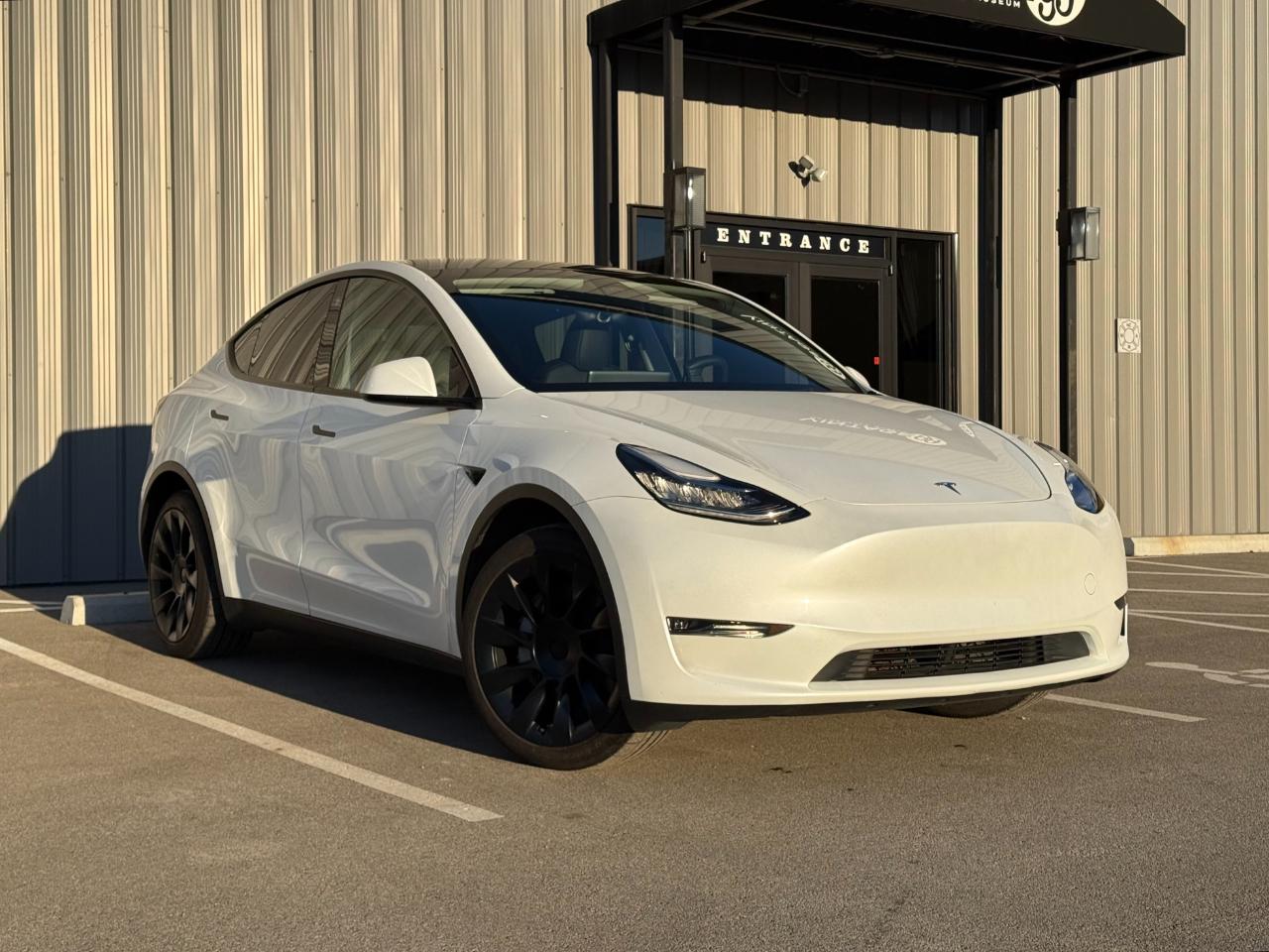 Tesla Model Y Long Range AWD 2023