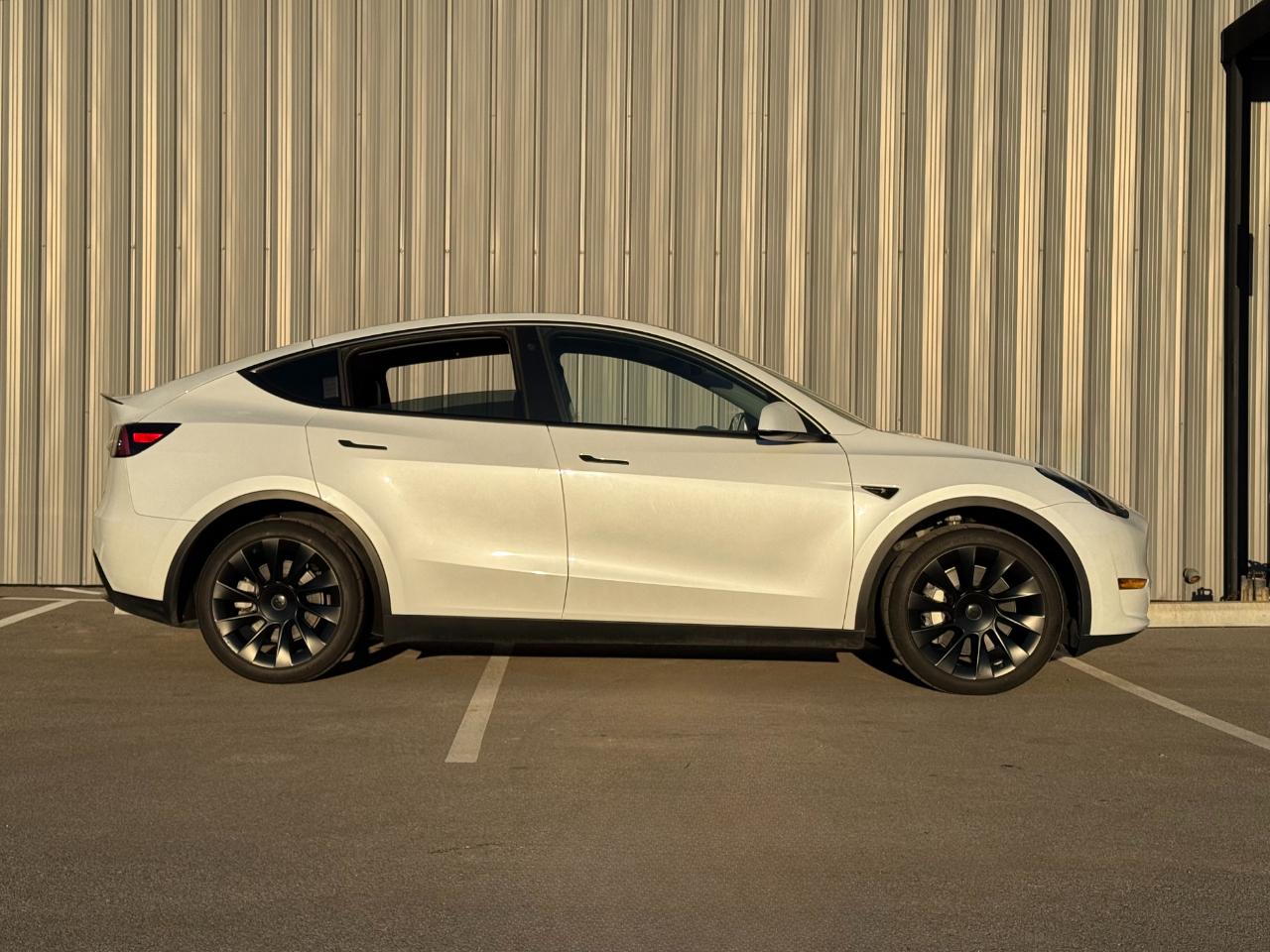 Tesla Model Y Long Range AWD 2023