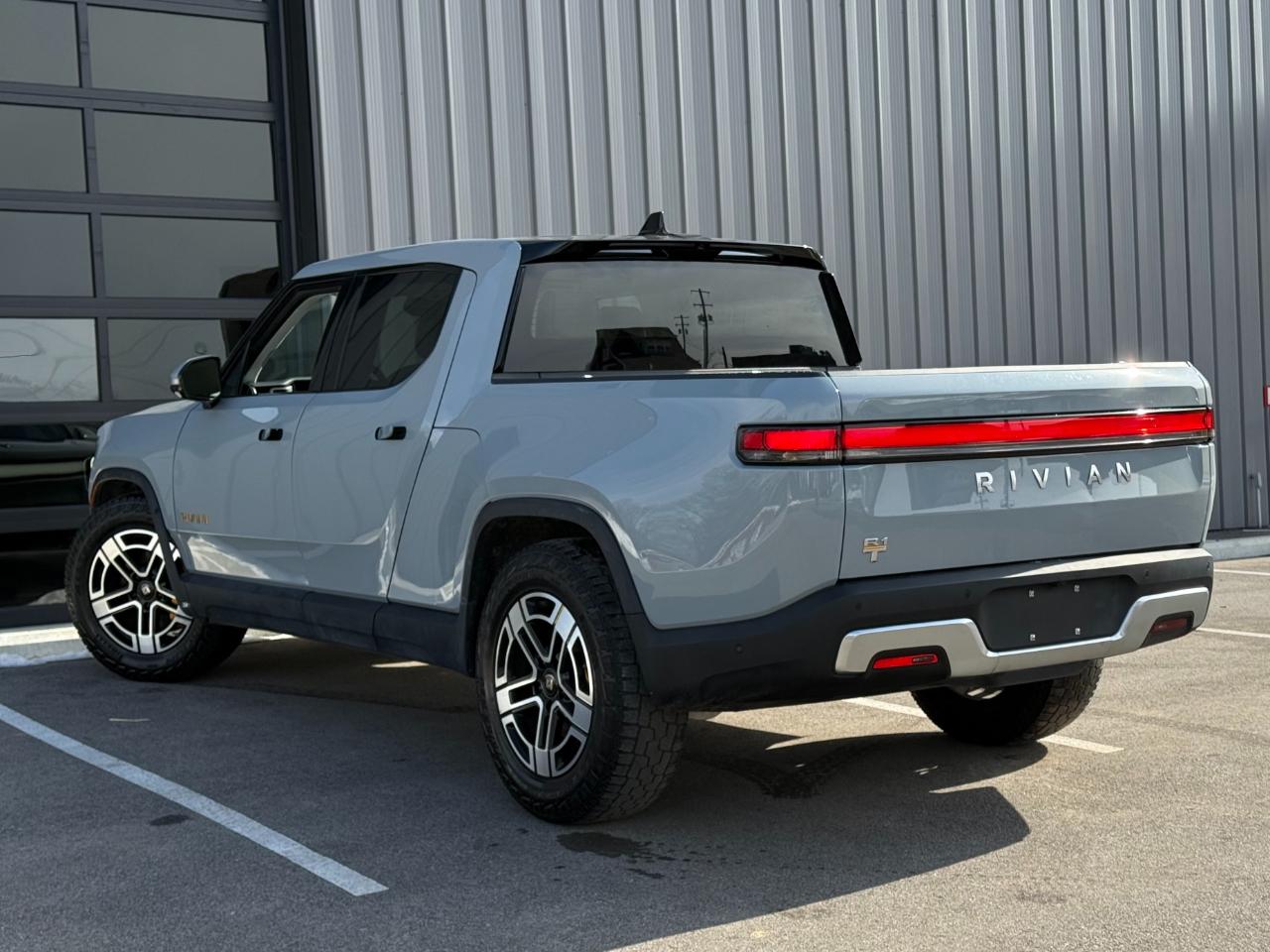 Rivian R1T Launch Edition Quad-Motor Large Pack *Ltd Avail* 2023