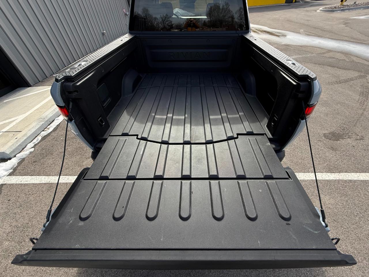 Rivian R1T Launch Edition Quad-Motor Large Pack *Ltd Avail* 2023