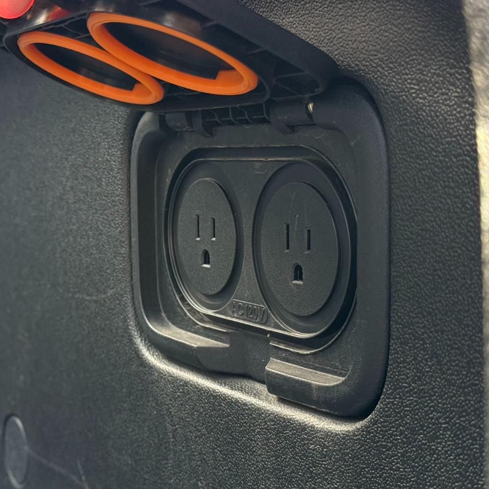 Rivian R1T Launch Edition Quad-Motor Large Pack *Ltd Avail* 2023