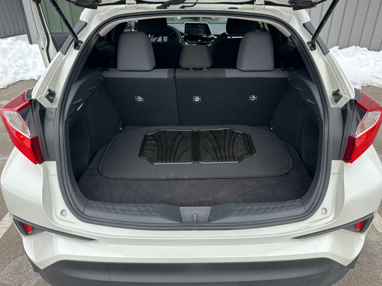 Toyota C-HR Nightshade FWD (Natl) 2021