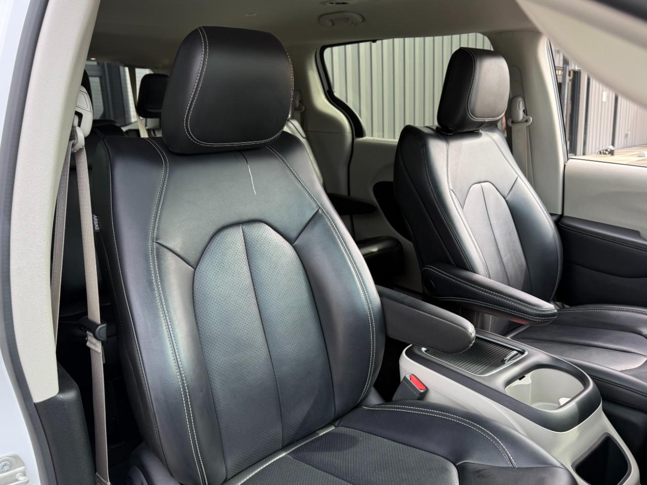 Chrysler Pacifica Touring L FWD 2023