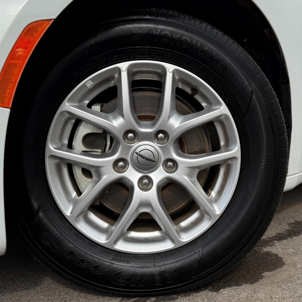 Chrysler Pacifica Touring L FWD 2023