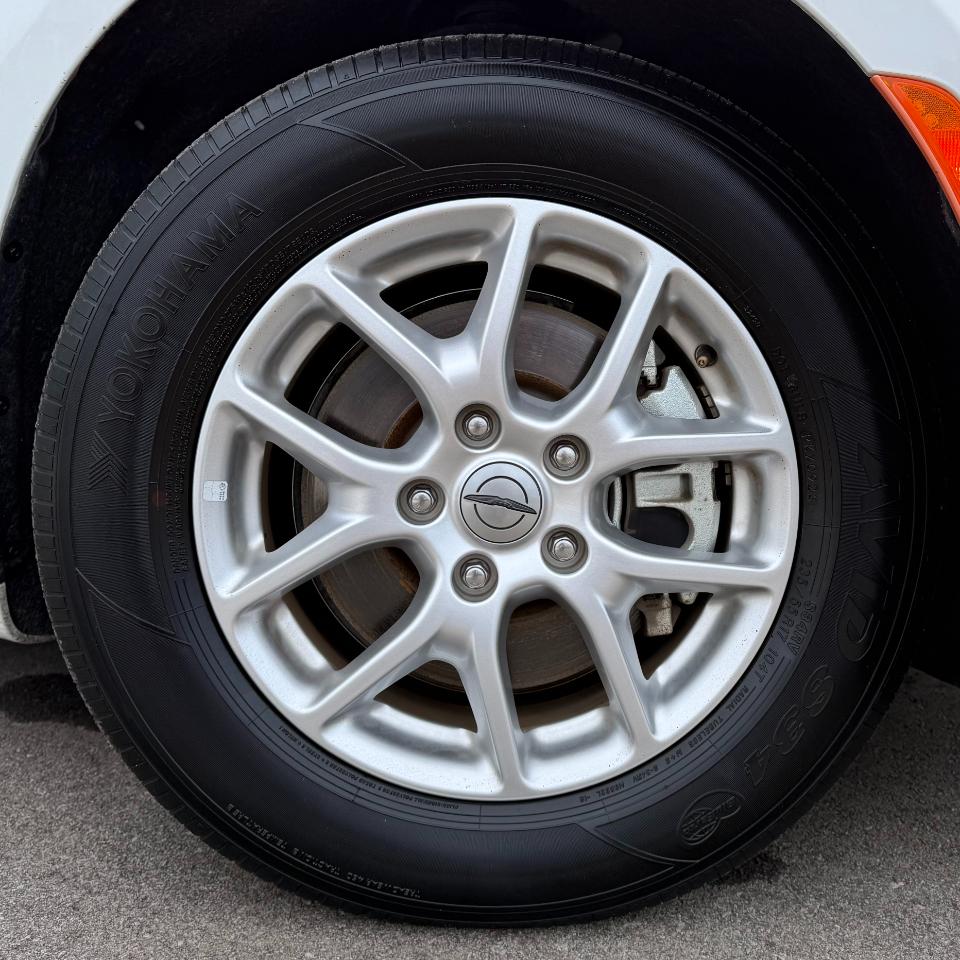 Chrysler Pacifica Touring L FWD 2023