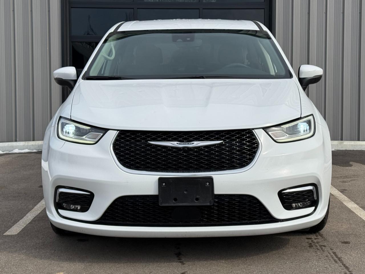 Chrysler Pacifica Touring L FWD 2023