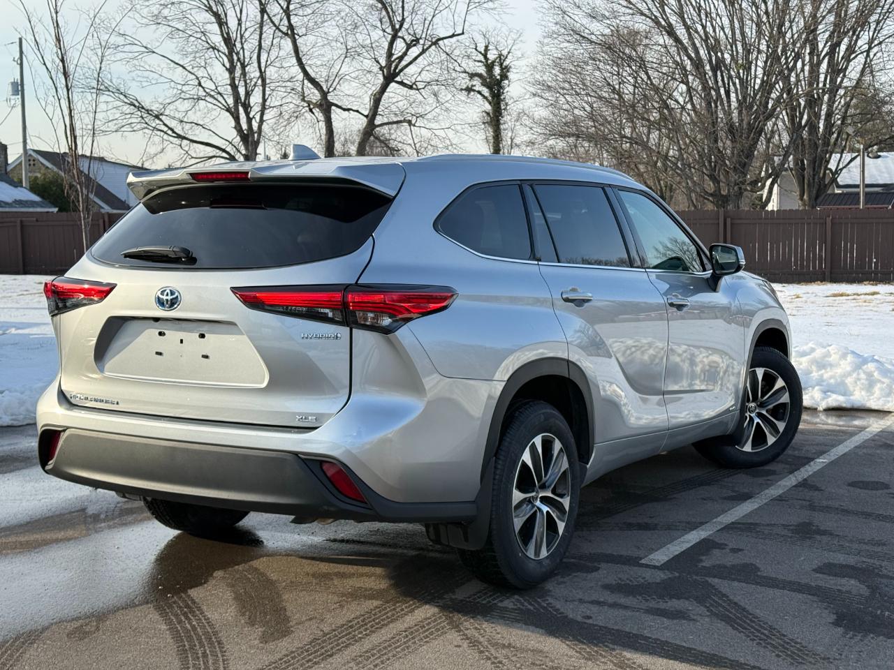 Toyota Highlander Hybrid XLE AWD (Natl) 2022