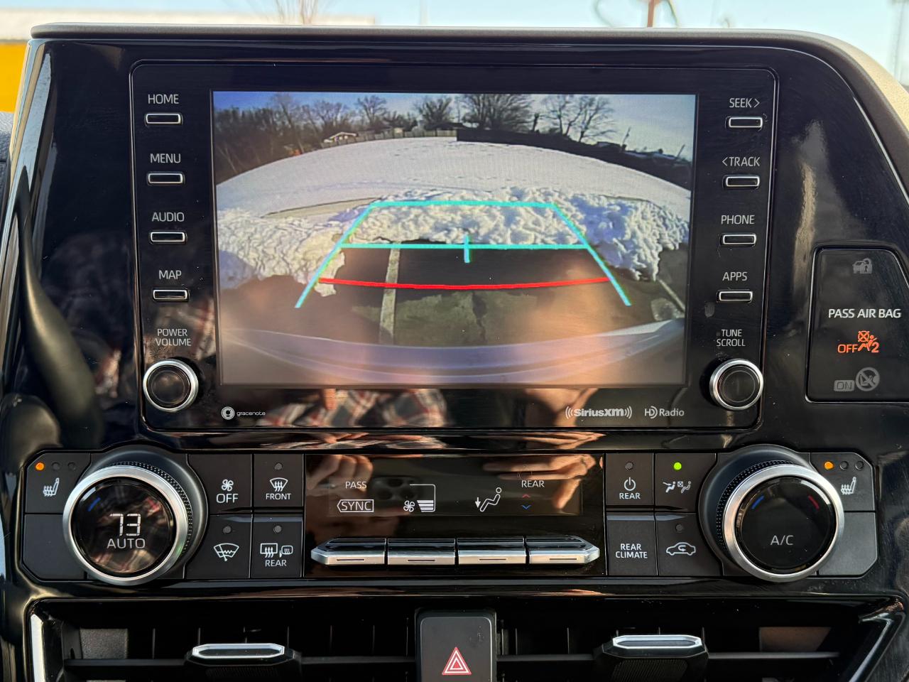 Toyota Highlander Hybrid XLE AWD (Natl) 2022