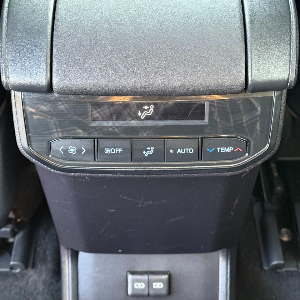 Toyota Highlander Hybrid XLE AWD (Natl) 2022