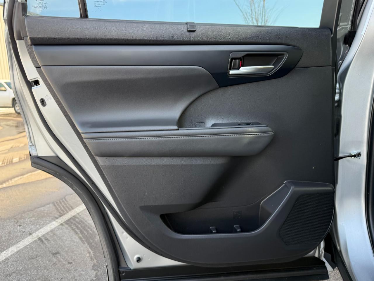 Toyota Highlander Hybrid XLE AWD (Natl) 2022