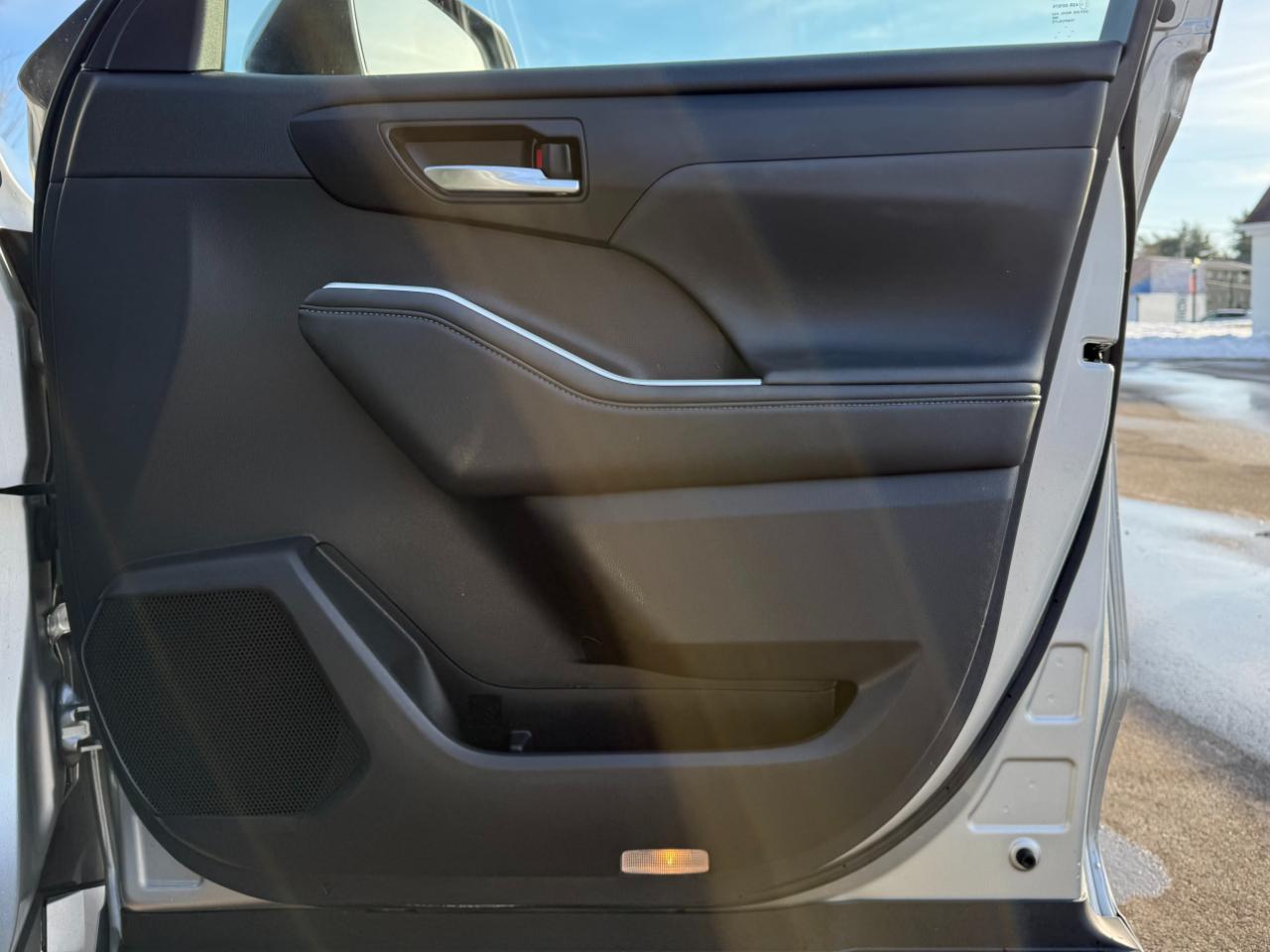 Toyota Highlander Hybrid XLE AWD (Natl) 2022