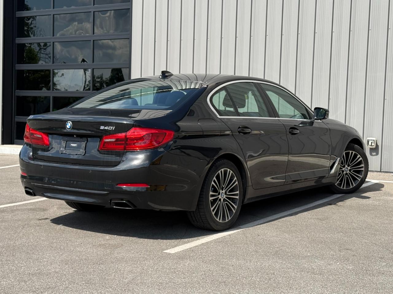 BMW 5 Series 540i Sedan 2019
