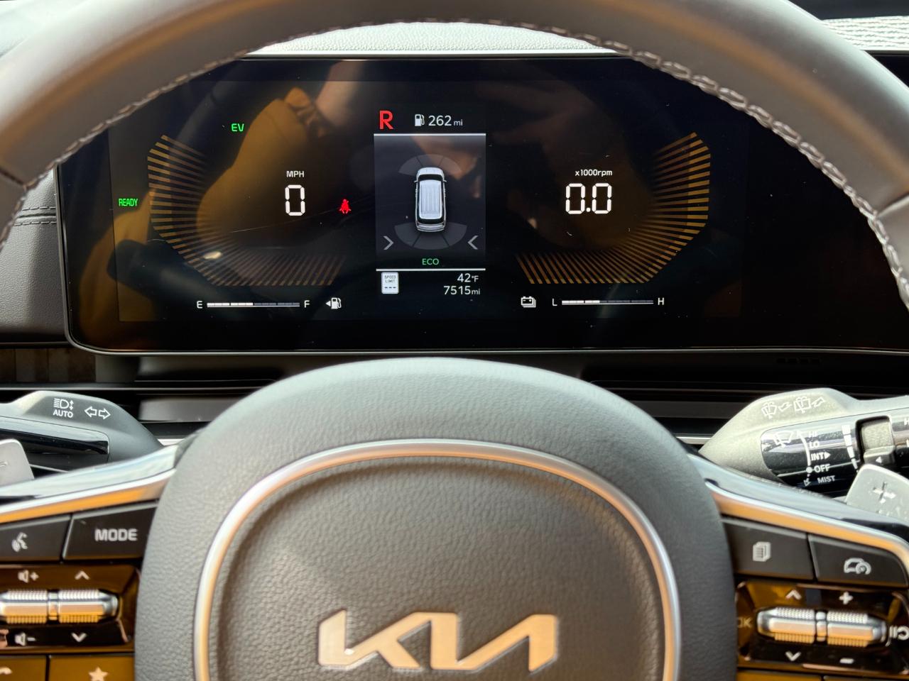 Kia Carnival Hybrid LXS FWD 2026