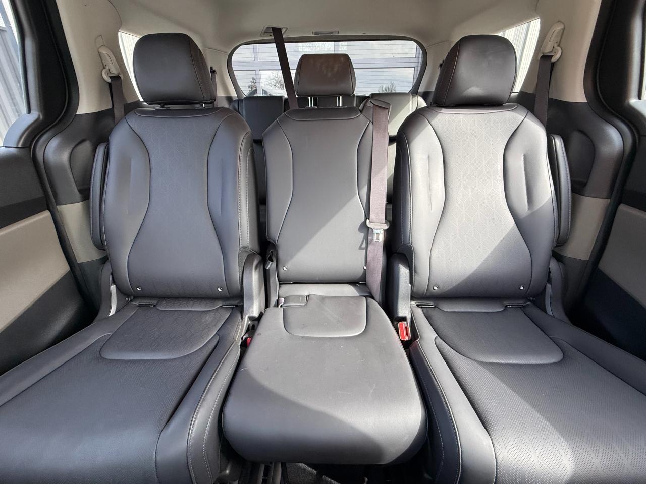 Kia Carnival Hybrid LXS FWD 2026