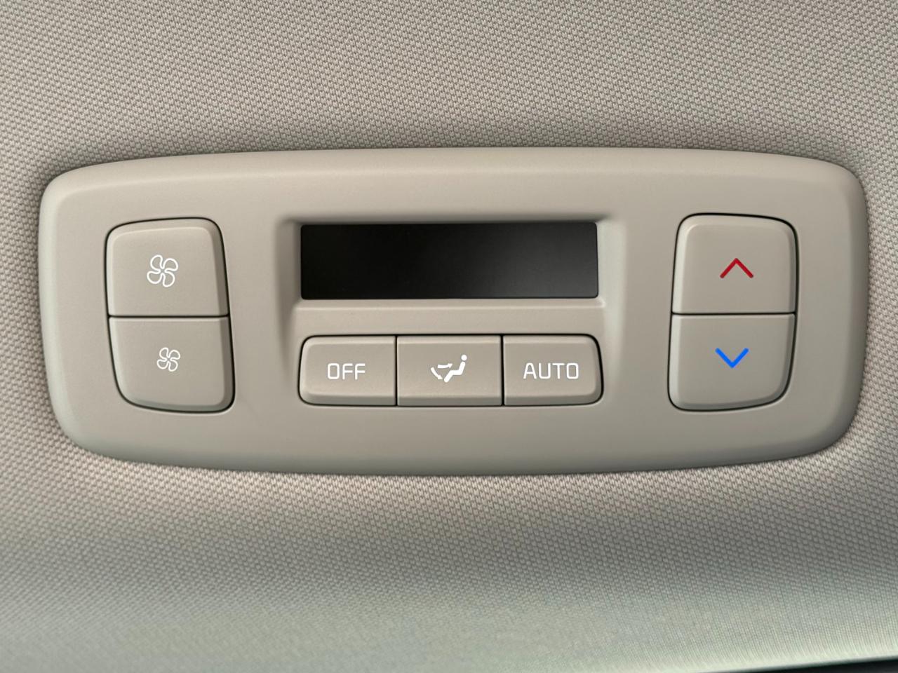 Kia Carnival Hybrid LXS FWD 2026