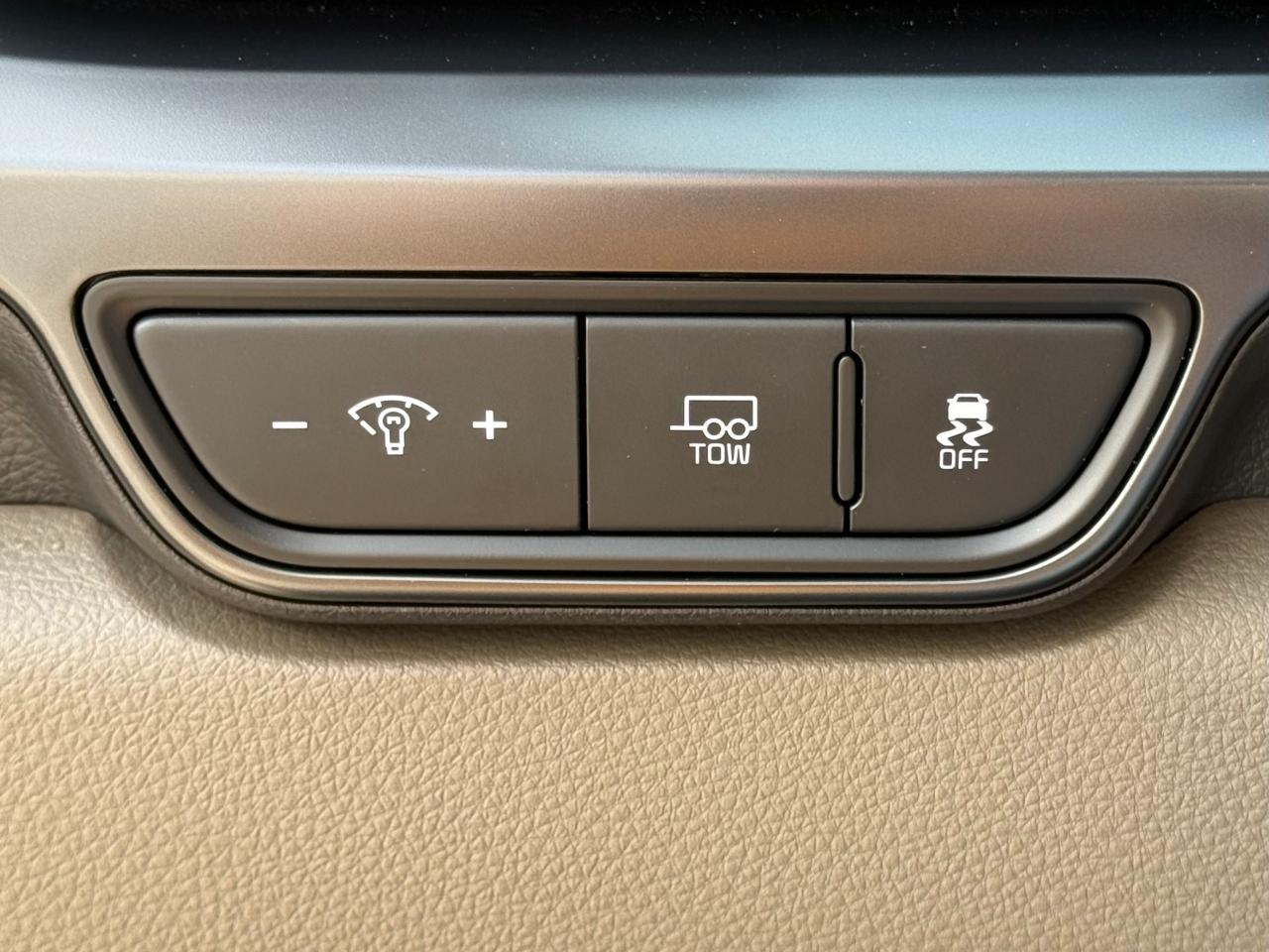 Kia Carnival Hybrid LXS FWD 2026