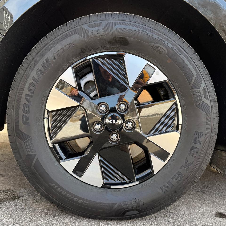 Kia Carnival Hybrid LXS FWD 2026