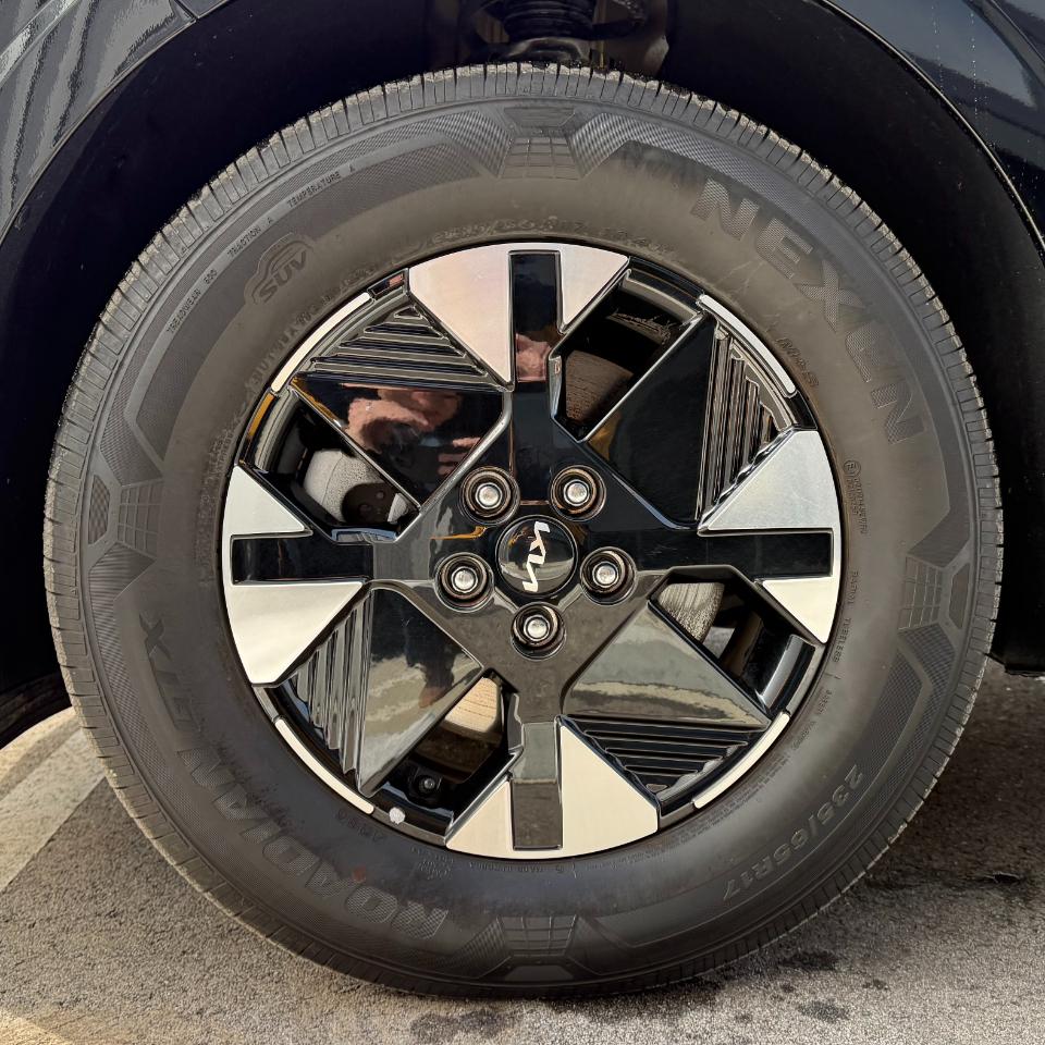 Kia Carnival Hybrid LXS FWD 2026