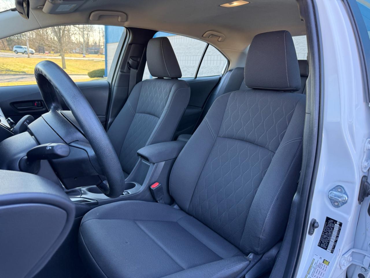 Toyota Corolla LE CVT (Natl) 2024