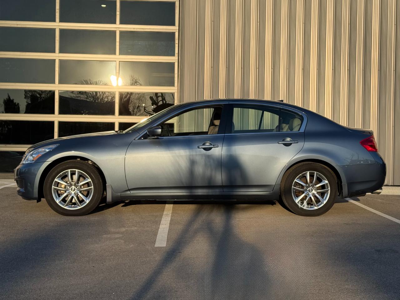 Infiniti G37 Sedan 4dr x AWD 2009