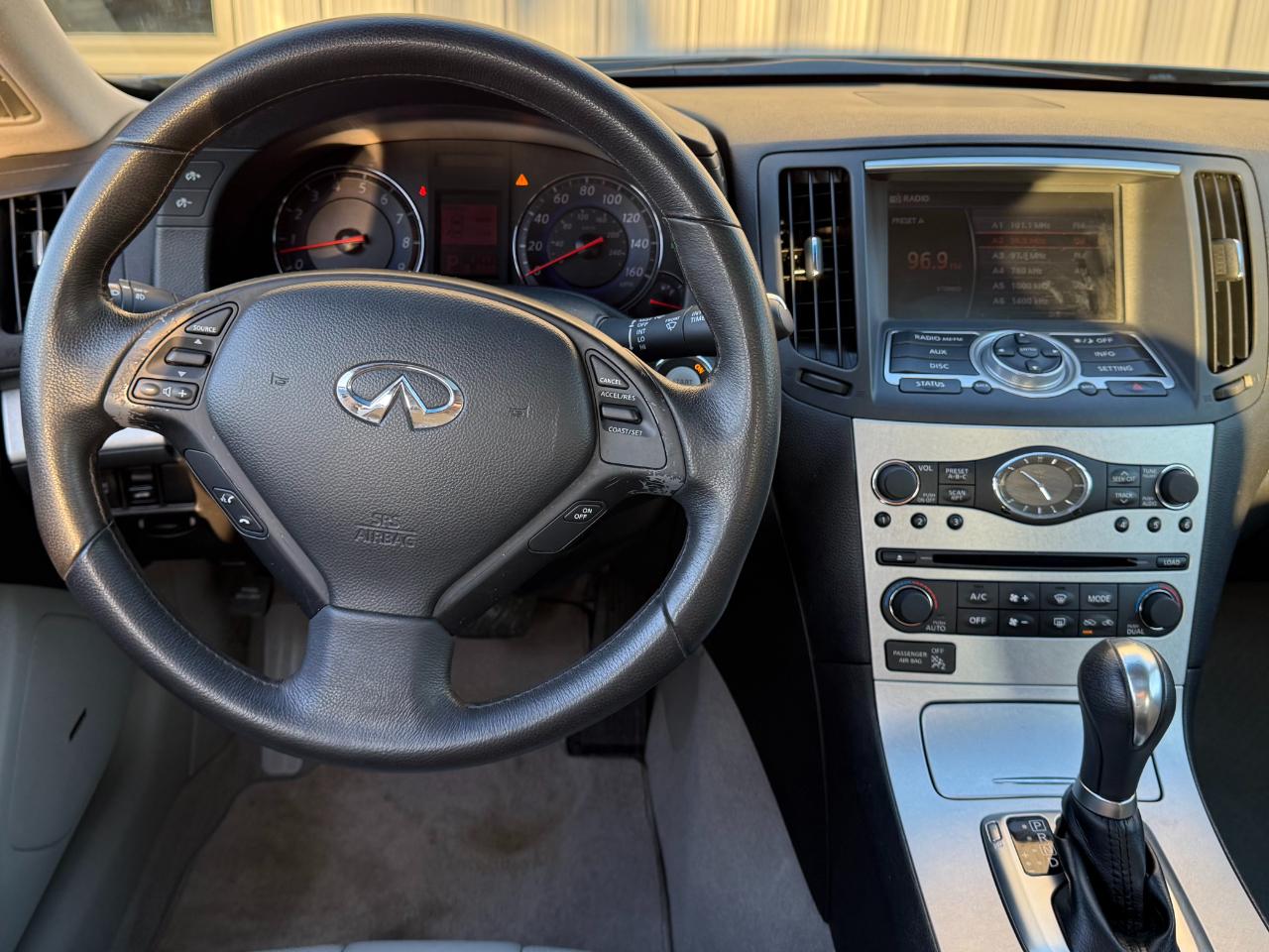 Infiniti G37 Sedan 4dr x AWD 2009