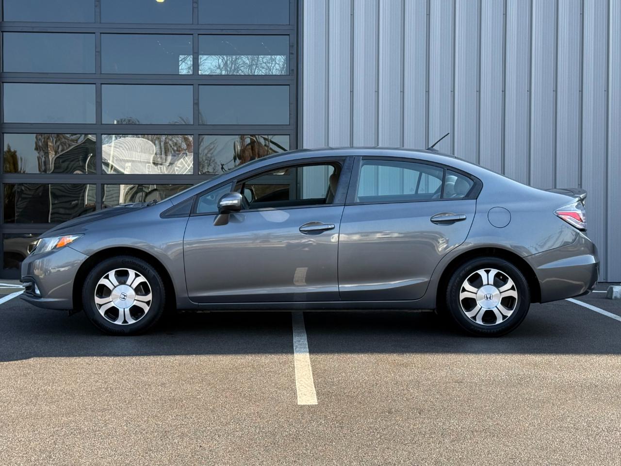 Honda Civic Hybrid 4dr Sdn L4 CVT 2013