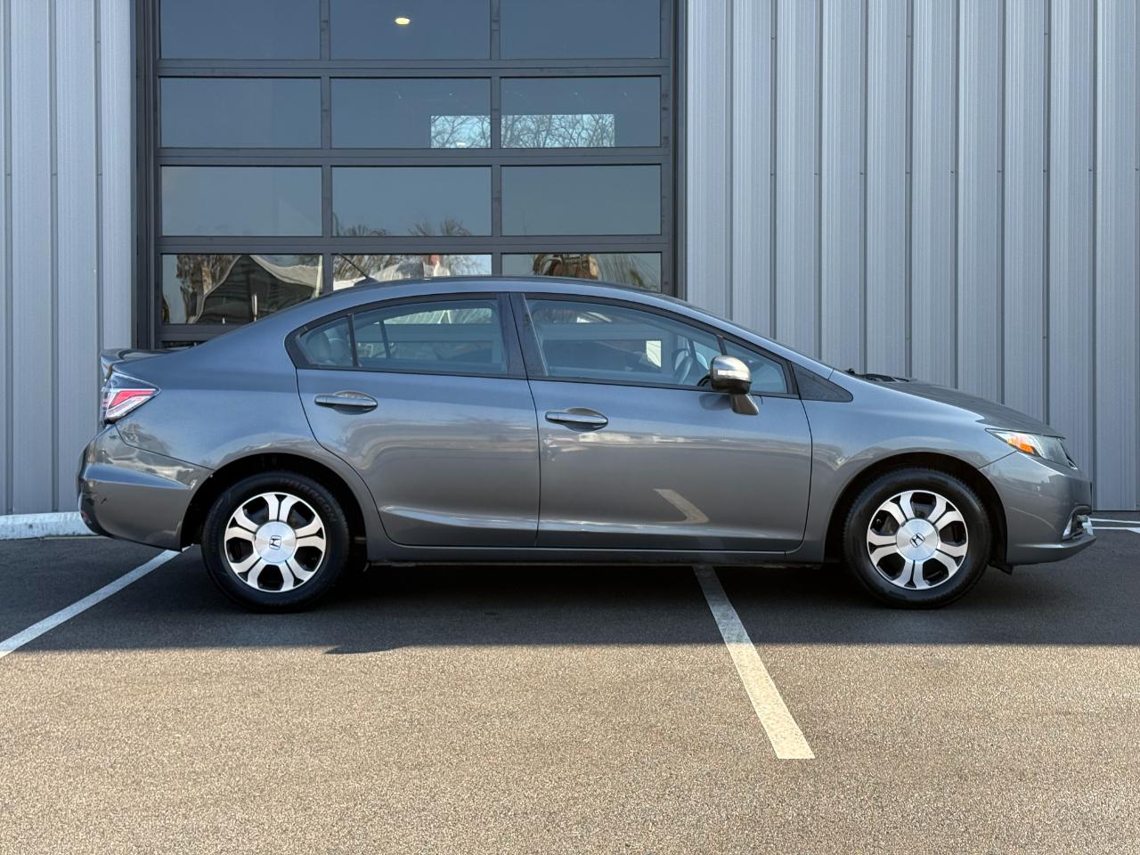 Honda Civic Hybrid 4dr Sdn L4 CVT 2013